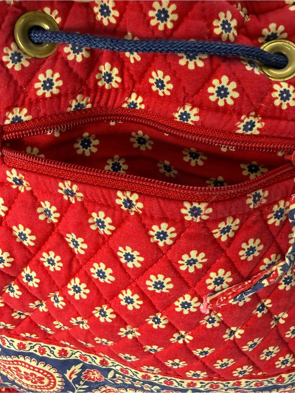 VTG Vera Bradley Mimi Flap Drawstring Backpack Red Americana Paisley Quilted - Picture 4 of 13